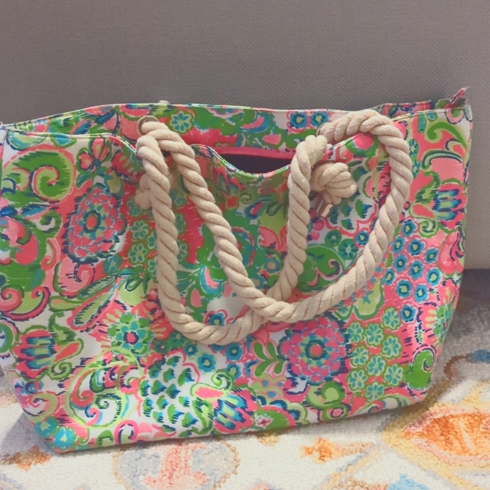 Bright beach tote bag